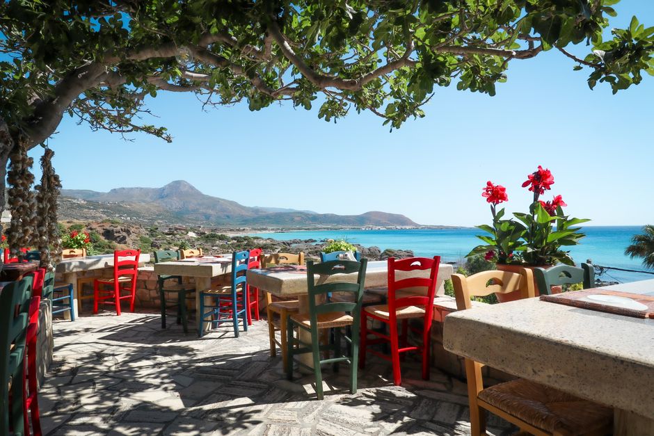 What Should I Wear From the Beach to a Taverna in Greece?