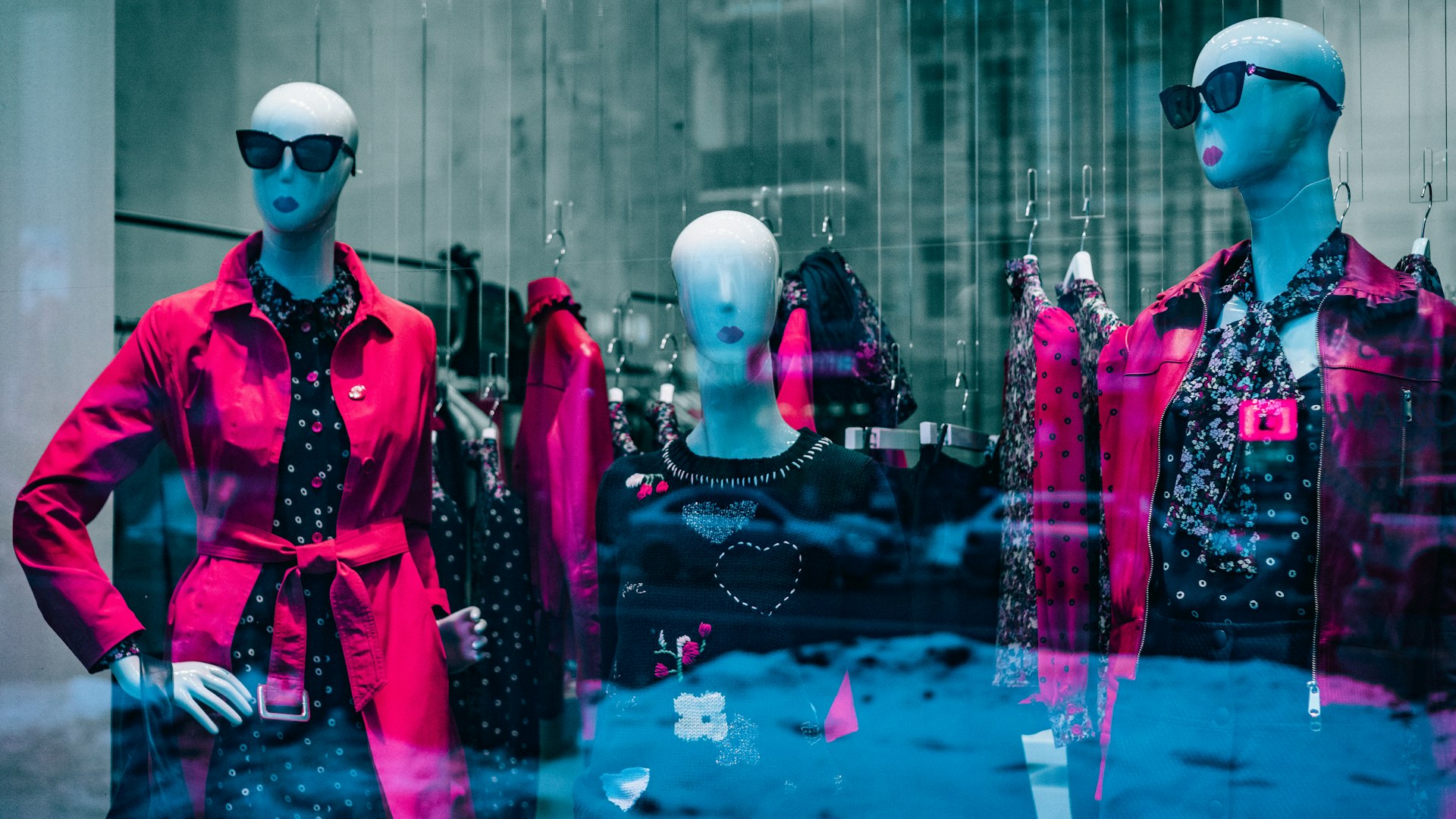 How the Pandemic Reshaped Global Fashion: Trends, Digitalization, and New Consumer Behaviors