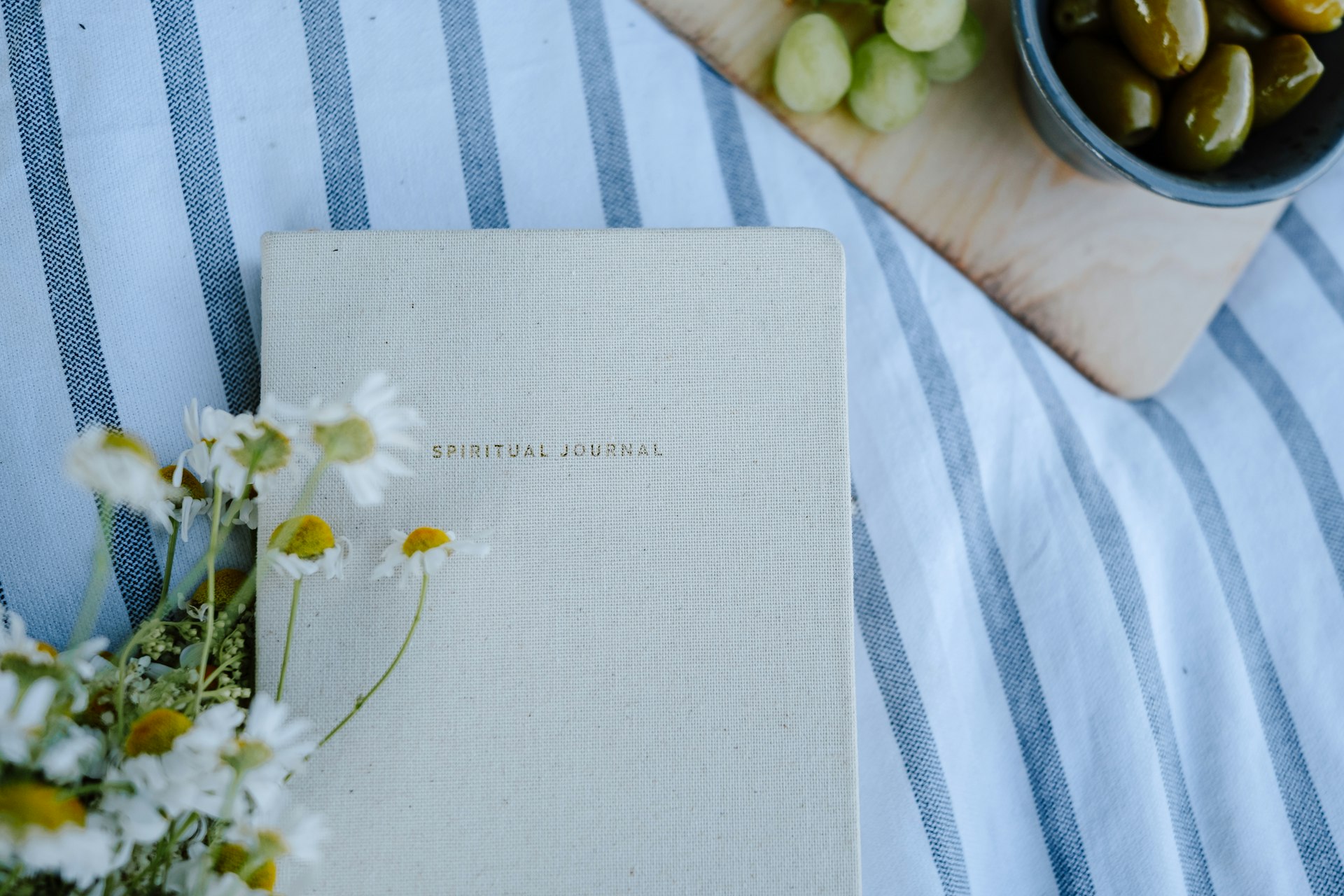 Unlocking Freedom and Wellbeing Through Voluntary Simplicity: A Comprehensive Guide to Living with Purpose